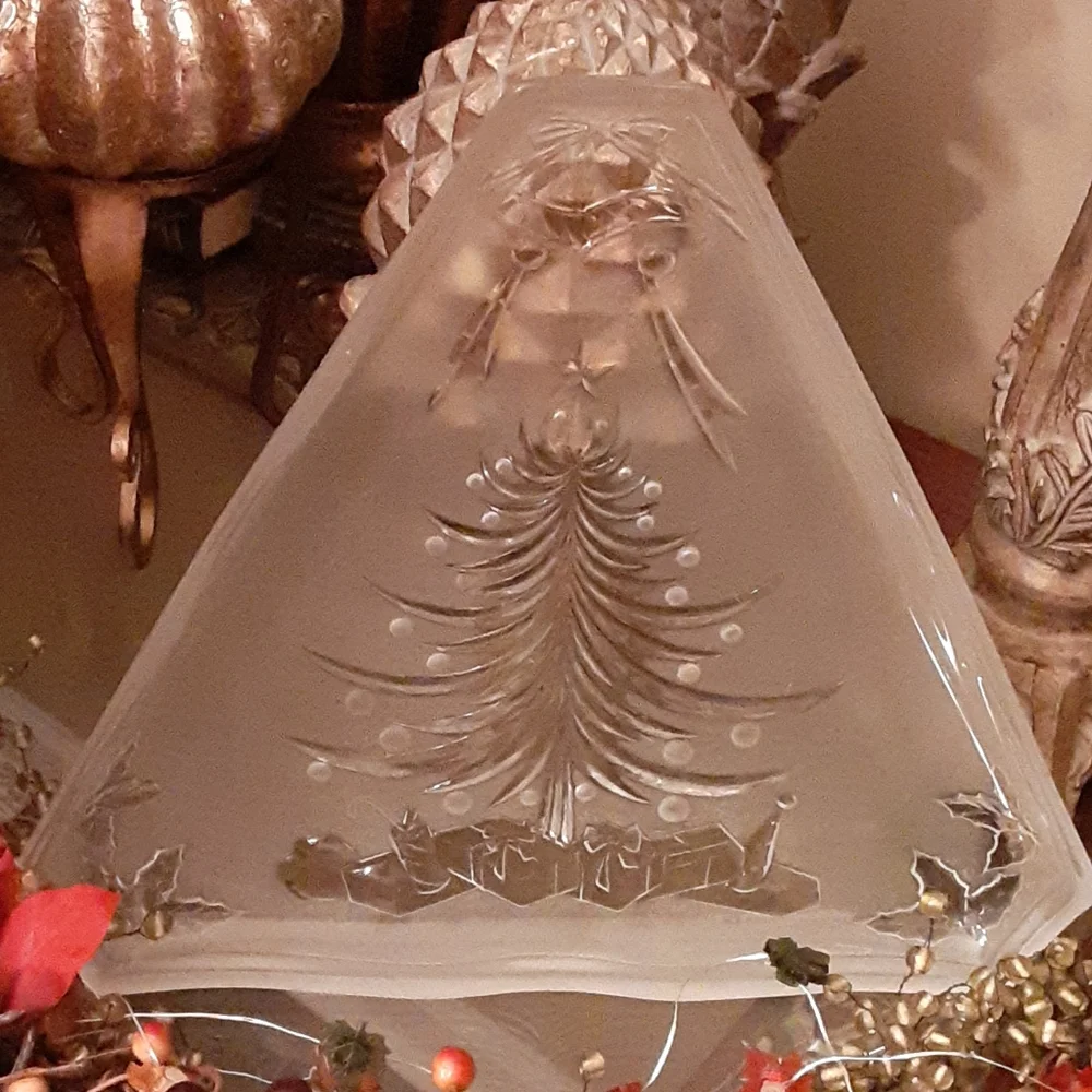 Mikasa Christmas Joy Frosted platter triangle shape 10.5